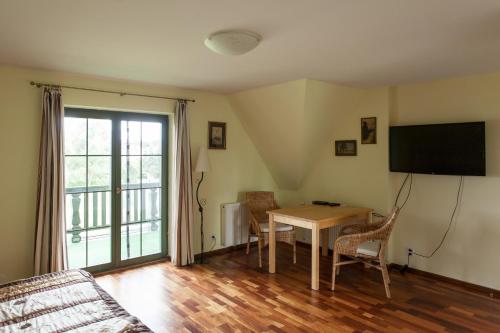 2 bedrooms, 2 beds