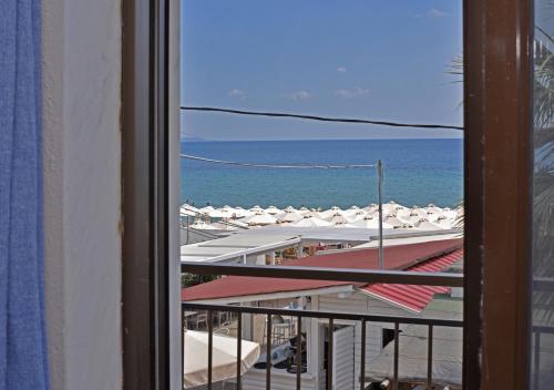 Alexandros SeaView Suites