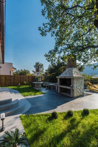 Luxurious villa with pool