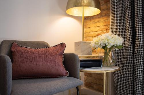 Superior Two-Bedroom Apartment room in BiBo Suites Plaza Nueva
