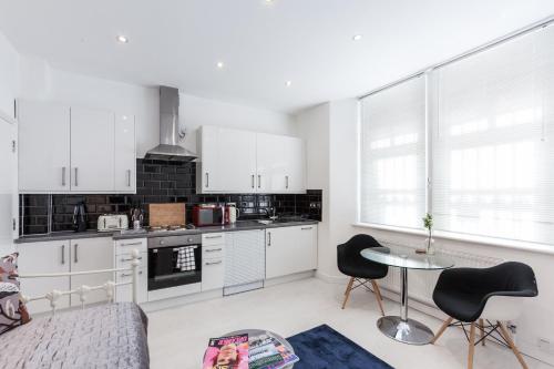 Central London Apartment - Great Location 3