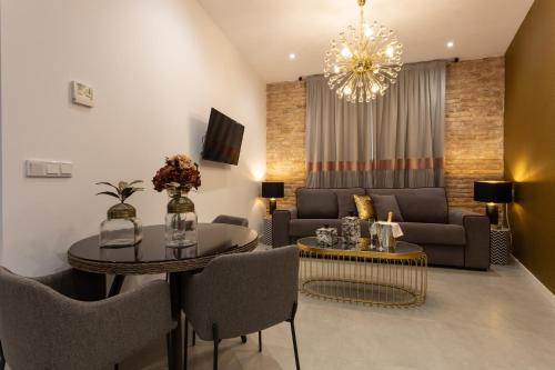Standard One-Bedroom Apartment image 6