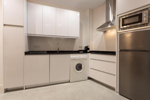 Standard One-Bedroom Apartment image 5