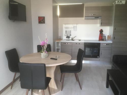 Hotel la piscine - image 7