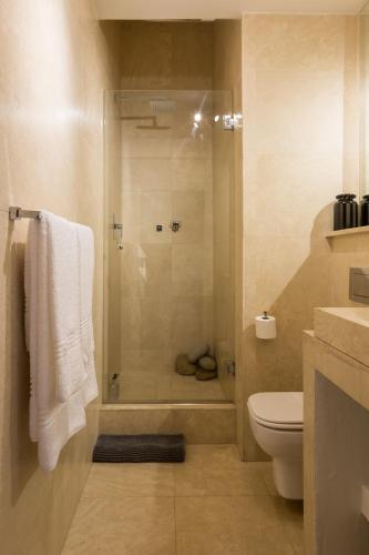 CAPE TOWN, STYLISH APARTMENT, PRIVATE COURTYARD