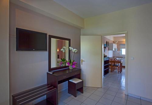 Hotel Kalamitsi Apartments - main image
