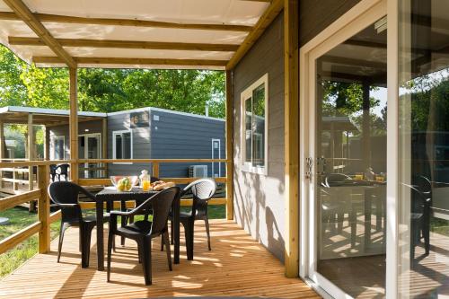 Mobile Home Beach Front 3 Bedrooms