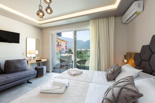  Triple Studio with Mountain View in Akrogiali Luxury Aparthotel in Balíon