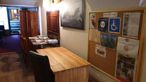 Empfangshalle, Auberge de Savoie in Moutiers