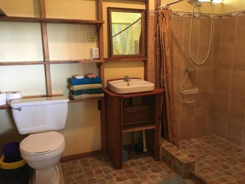 Bungalow with Fan image 4