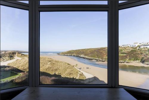 Chy-an-lowena, Crantock, Cornwall