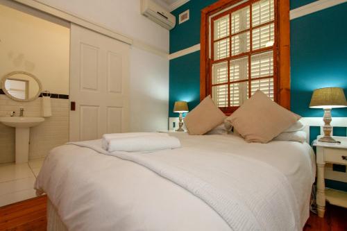  Double Room image 3