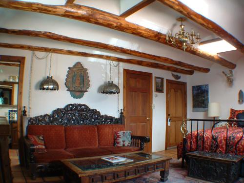 La Dona Luz Inn an Historic B&B in Taos, USA