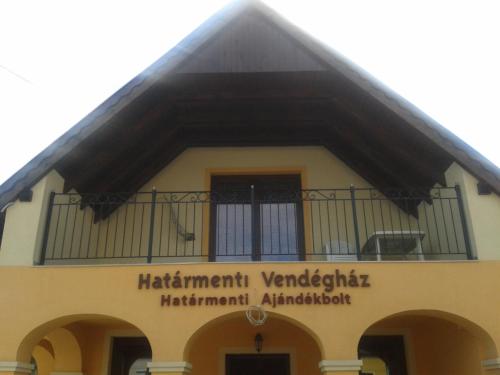 Entrance, Hatarmenti Vendeghaz in Zsira