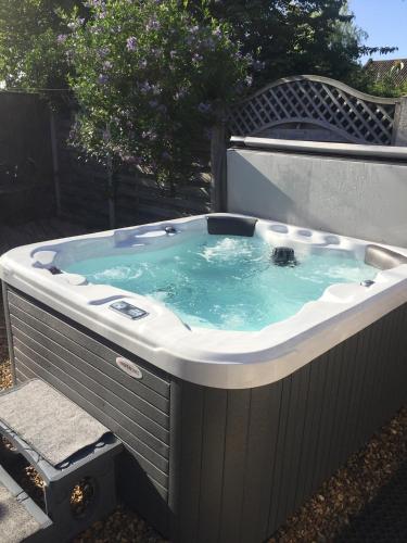 Saving Grace with private hot tub