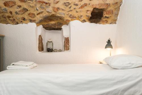 2 bedrooms, 5 beds
