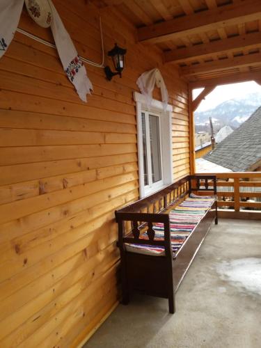 Casa Cupcea in Budesti