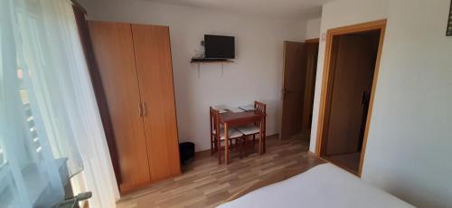 Rooms Jure Sabljak in جاربوفاك