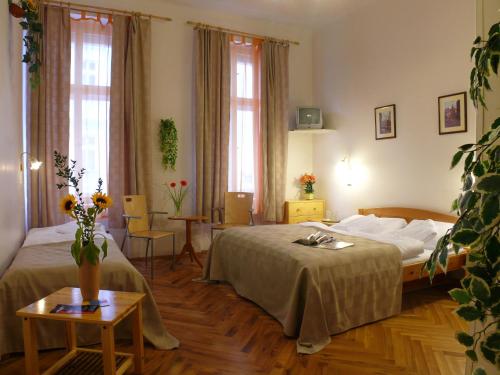 room detail thumbnail 1