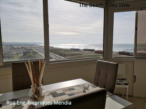  THE BEACH! Caparica Concept Apartments! in Costa da Caparica