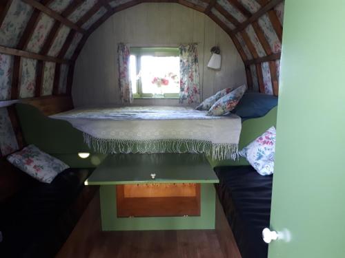 Irish Bowtop op het platteland van Huize Ouwervelden in Wouwse Plantage