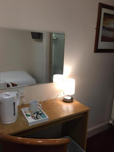 Single room, private bathroom