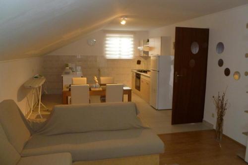 Apartments with a parking space Sali, Dugi otok - 8154