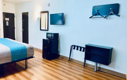 Motel 6-Lewisville TX - Medical City - image 2
