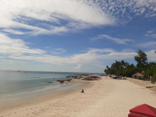 ชายหาด, Plaza Huahin near สถานีขนส่งหัวหิน