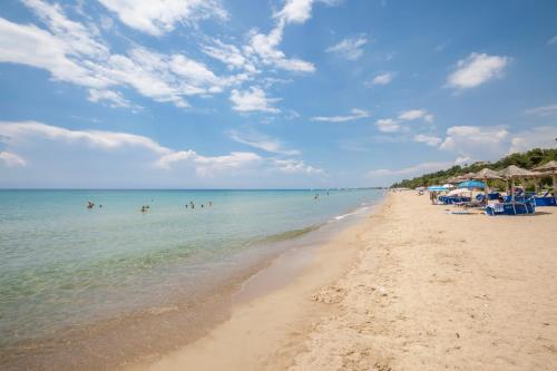 Hidden Diamond by the Sea!!! in Nea Moudania