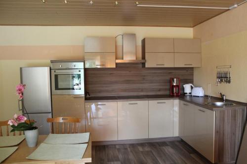 virtuve, Ferienwohnung im Grünen (Ferienwohnung im Grunen) in Nunchritz
