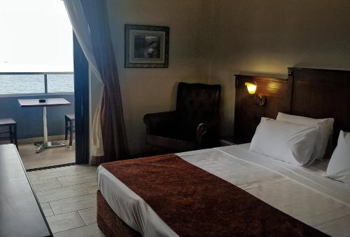 Paralia Beach Boutique Hotel - image 13