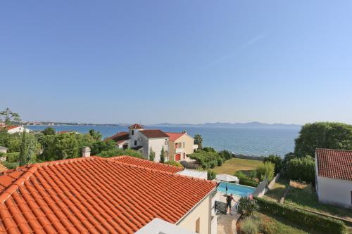 2 bedrooms, 3 beds