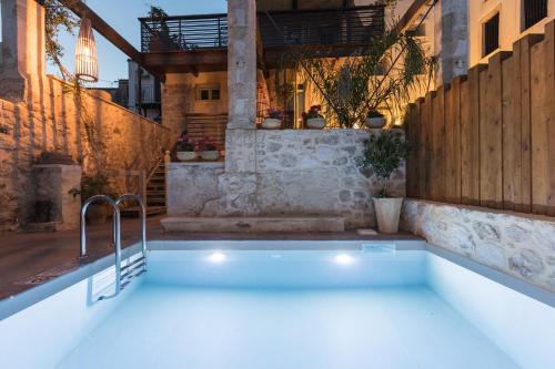 2 bedrooms, 3 beds
