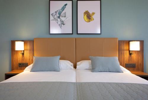 Hotel Riu Plaza España Room Type - Deluxe Family Twin Room