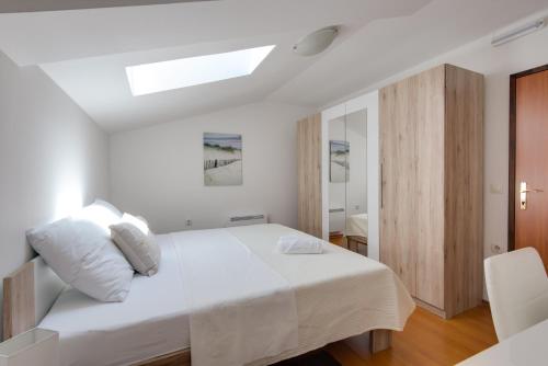 Apartmani Admiral - image 9