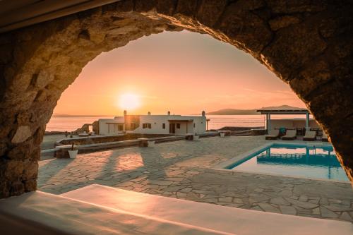Three- Bedroom Villa with Sea View image 10