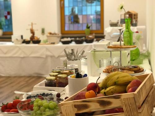 อาหารและเครื่องดื่ม, Flair Hotel Gruner Baum in โดเนาเอส์ชินเกน