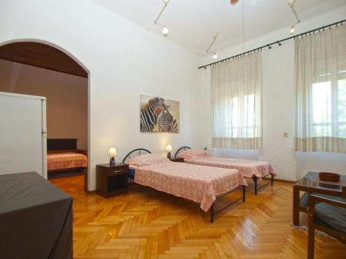  Rooms Epicentar 1813 in Pula