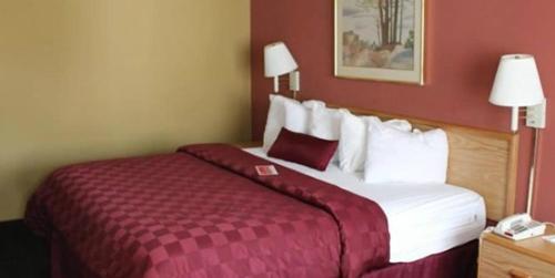 Deluxe Inn & Suites
