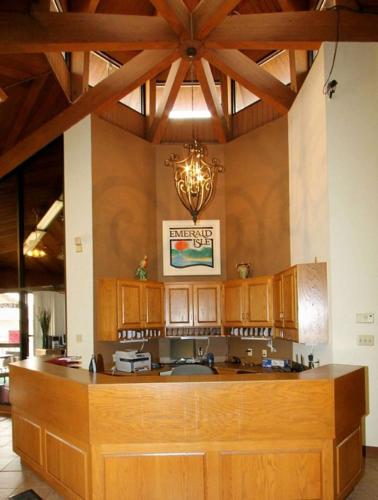 Emerald Isle Resort - main image