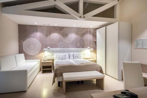 International Beach Hotel Room Type - Deluxe Quadruple Room