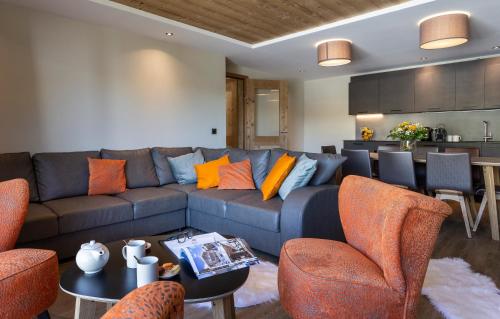 Three-Bedroom Apartment with cabin