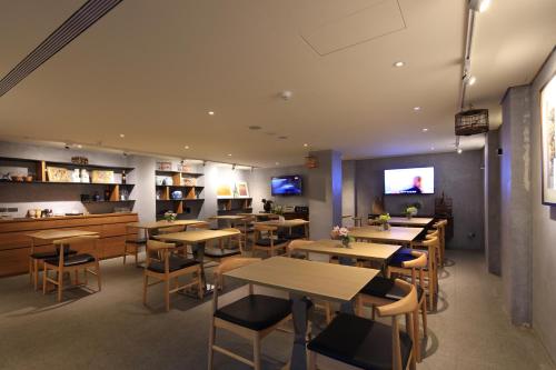 restavracija, Waterhouse in okrožje Beitou