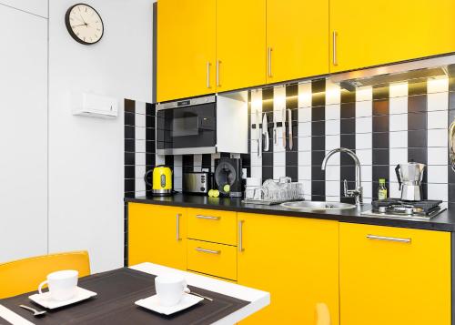 At the Fountain Apartment by BookingHost, Warsaw (photo 6)