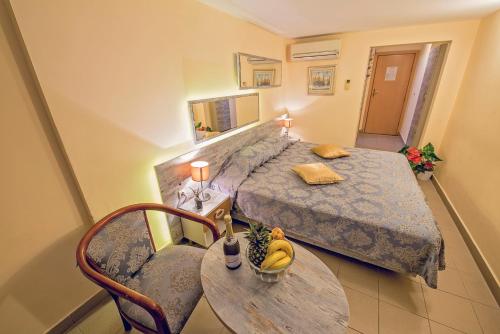 Victoria Hotel - image 12