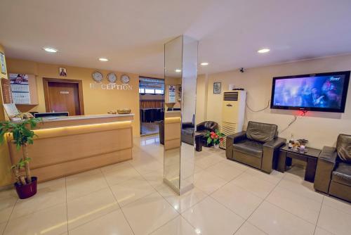 บริการและสิ่งอำนวยความสะดวก, Victoria Hotel in ฟาร์นา