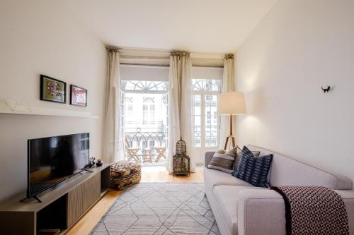 BOUTIQUE Rentals-Flores Plaza in city historical center, Porto