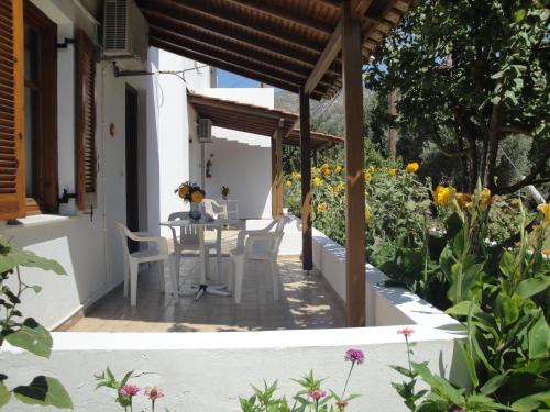 حديقة, Studios Calvinos in Kampos Marathokampou