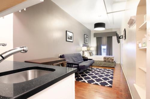 Hotel 309 - image 5